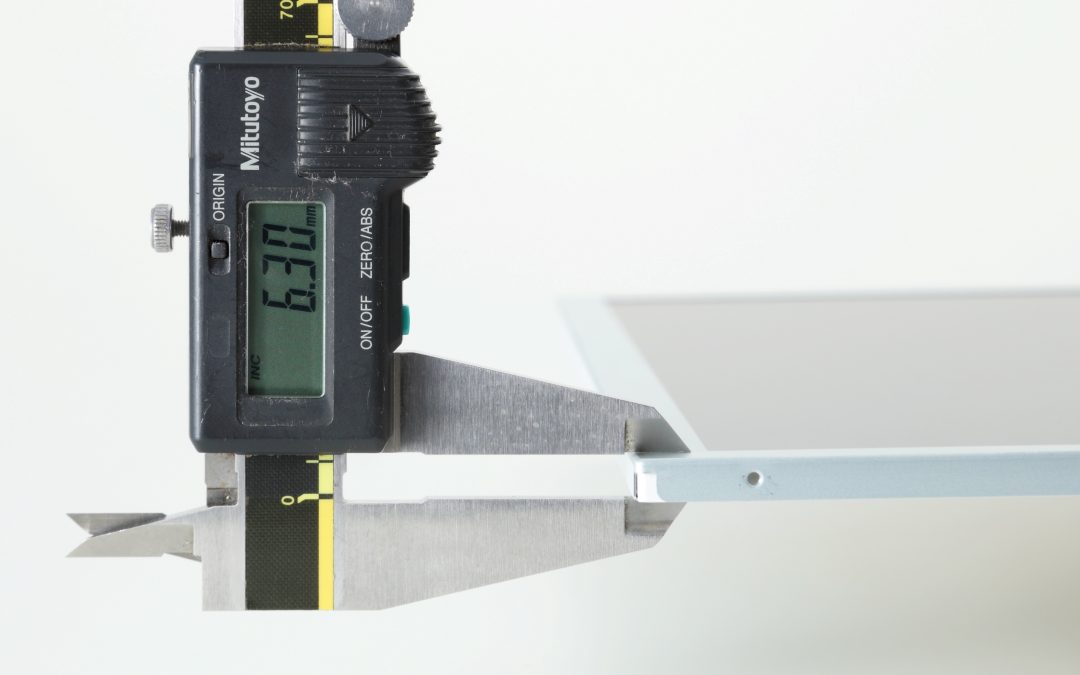 Ultra thin and lightweight 15.0-inch LCD module